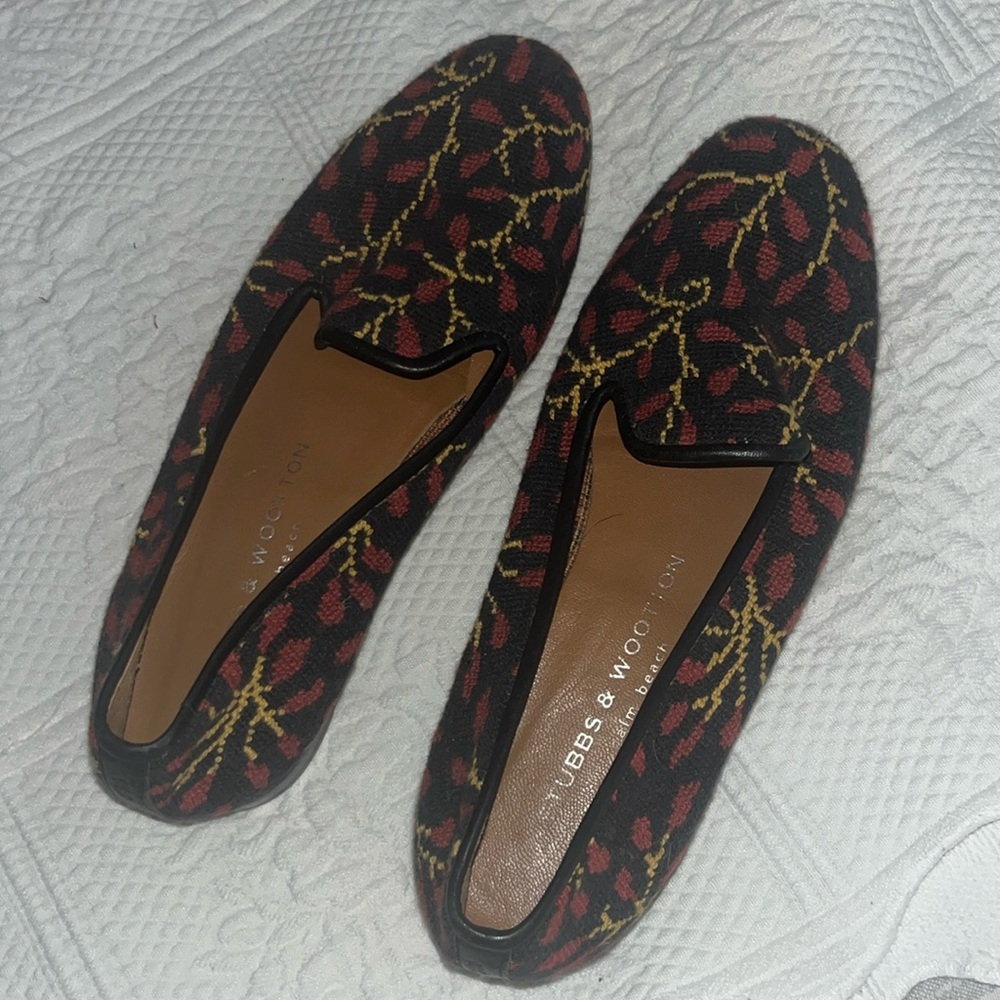 Stubbs & Wootton needlepoint slippers, leather lined, sz 7. Very good condition